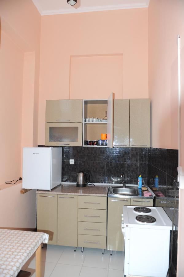 Apartment On Prospekt Mira 71 Sukhumi Esterno foto