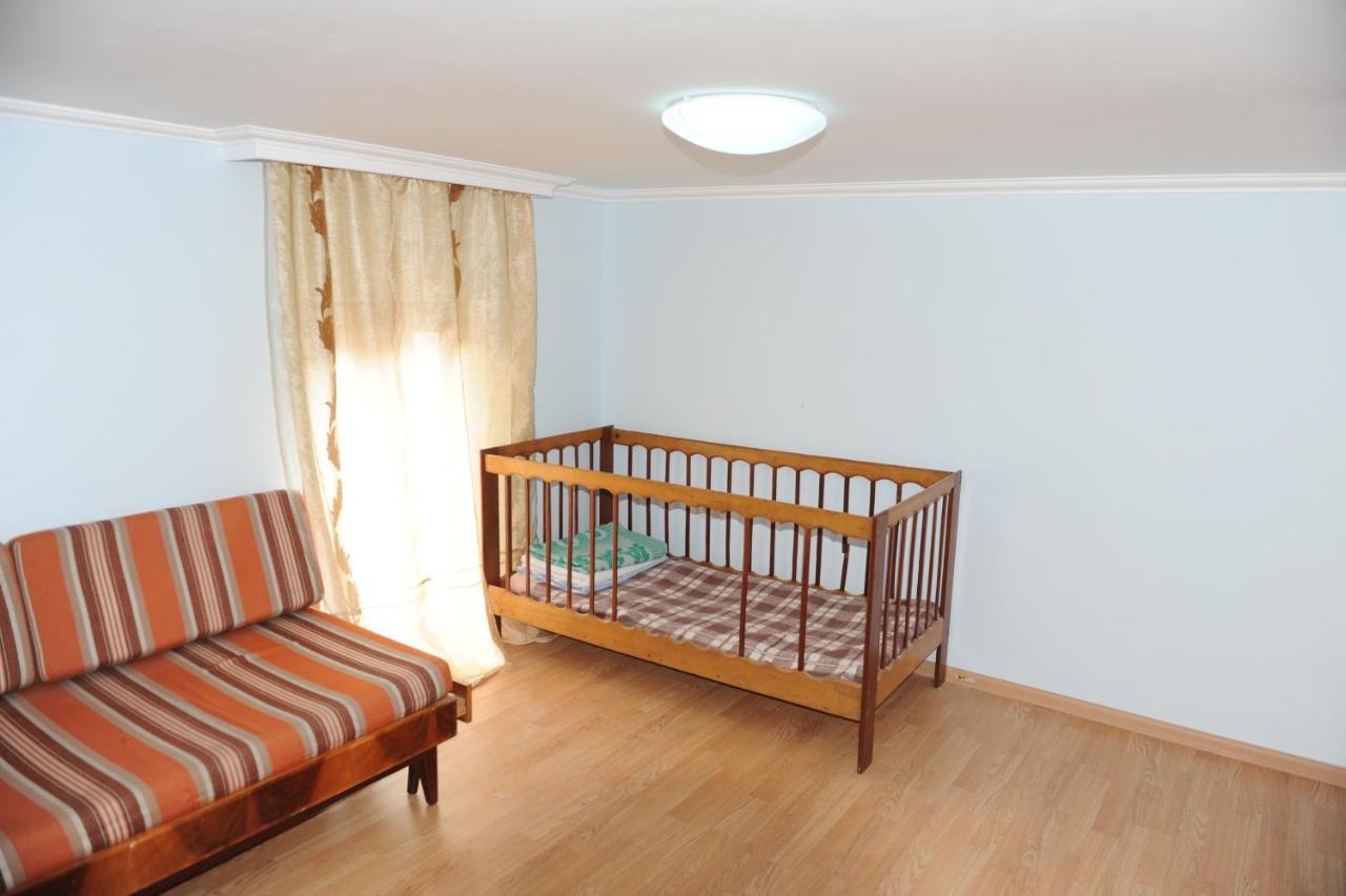 Apartment On Prospekt Mira 71 Sukhumi Esterno foto