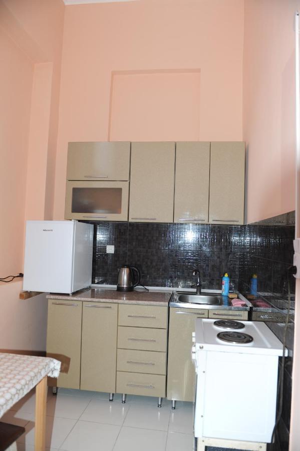 Apartment On Prospekt Mira 71 Sukhumi Esterno foto