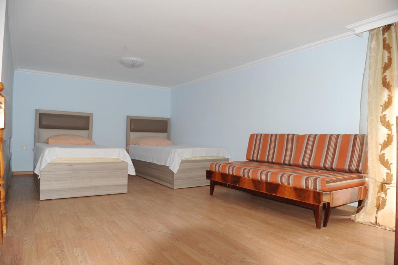 Apartment On Prospekt Mira 71 Sukhumi Esterno foto