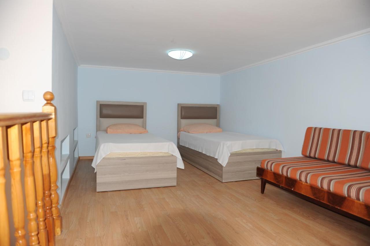 Apartment On Prospekt Mira 71 Sukhumi Esterno foto