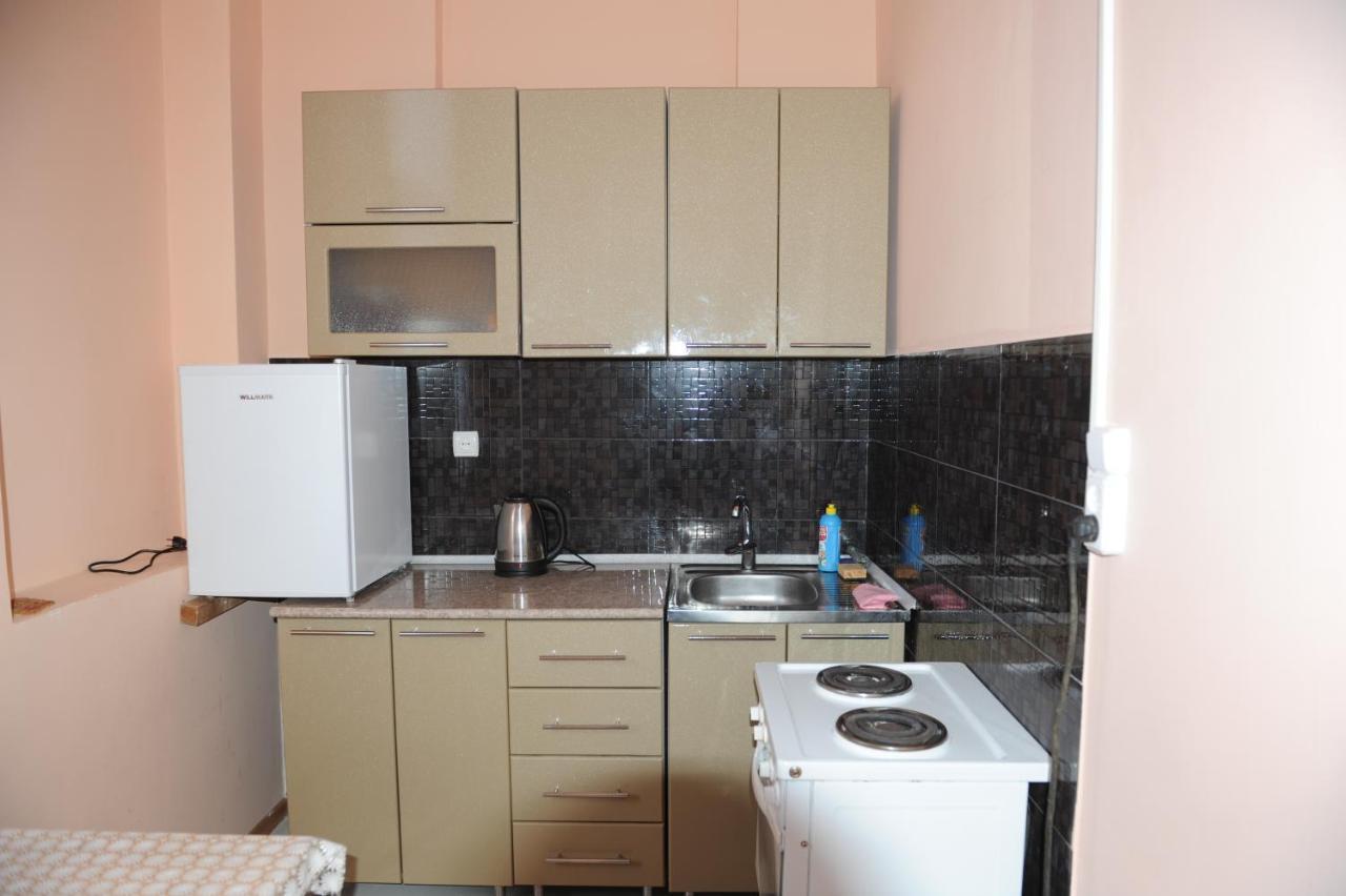 Apartment On Prospekt Mira 71 Sukhumi Esterno foto